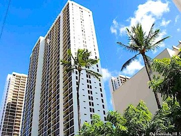 Waikiki Map with hotels and condos from $75 (808)394-2112.