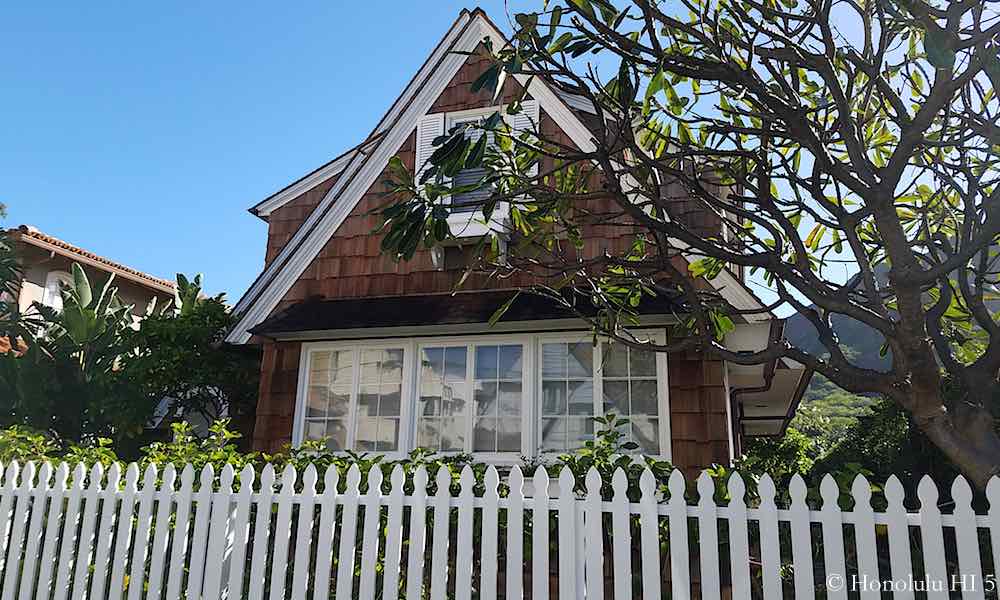 3026 Kalakaua Ave - a Historic Home