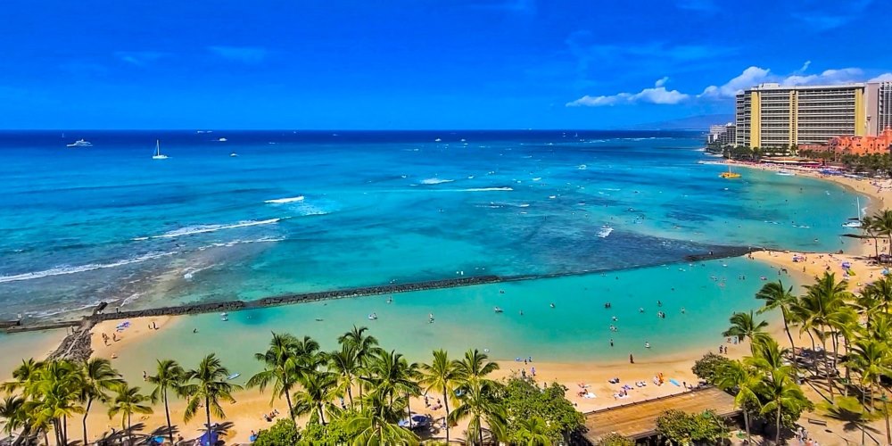 Waikiki Beach w/ Royal Hawaiian Hotel